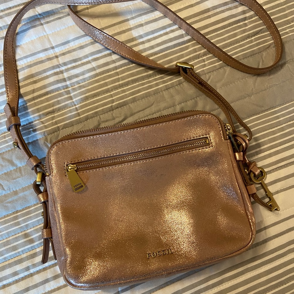 Fossil metallic pink leather purse gold hardware